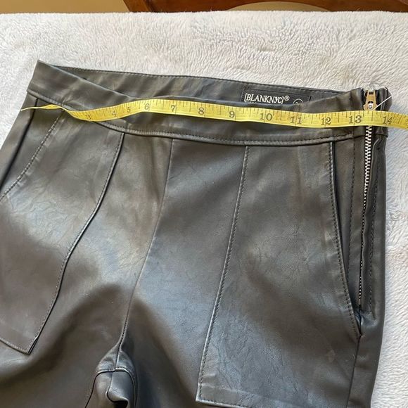 Blank NYC- Pleather Skinny Jeans with Zip Detail - size 26 - Picture 8 of 9
